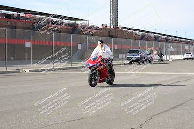 media/Jan-22-2023-Fastrack Riders (Sun) [[8956088f29]]/Around the Pits/